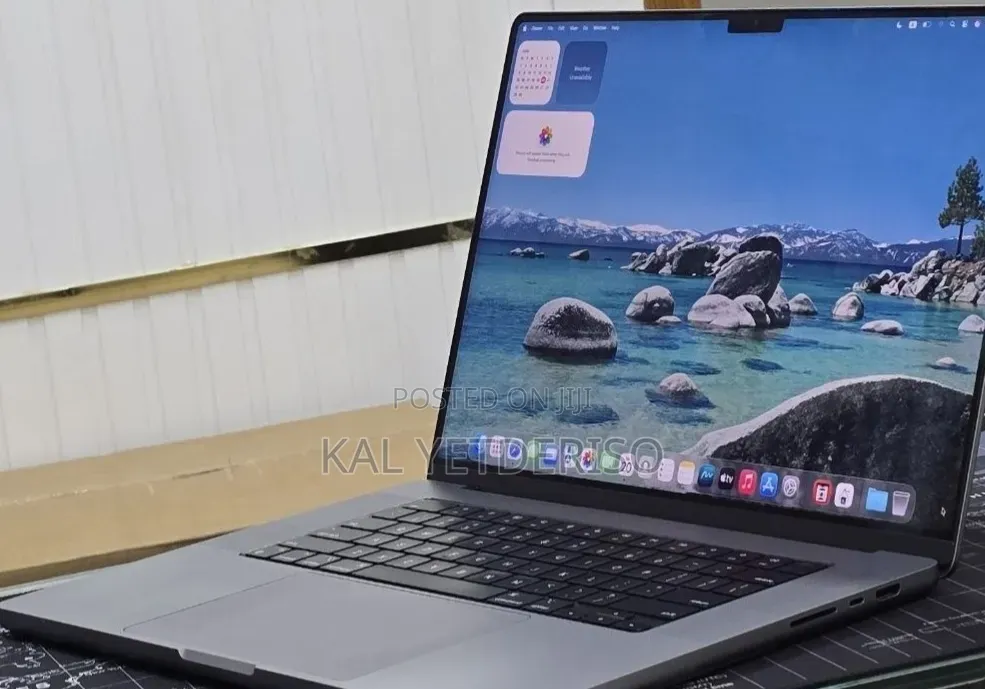 New Laptop Apple MacBook Pro 2021 M1 32GB SSD 512GB