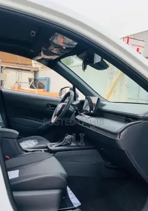 New Toyota Corolla Cross Hybrid 2025 Off white