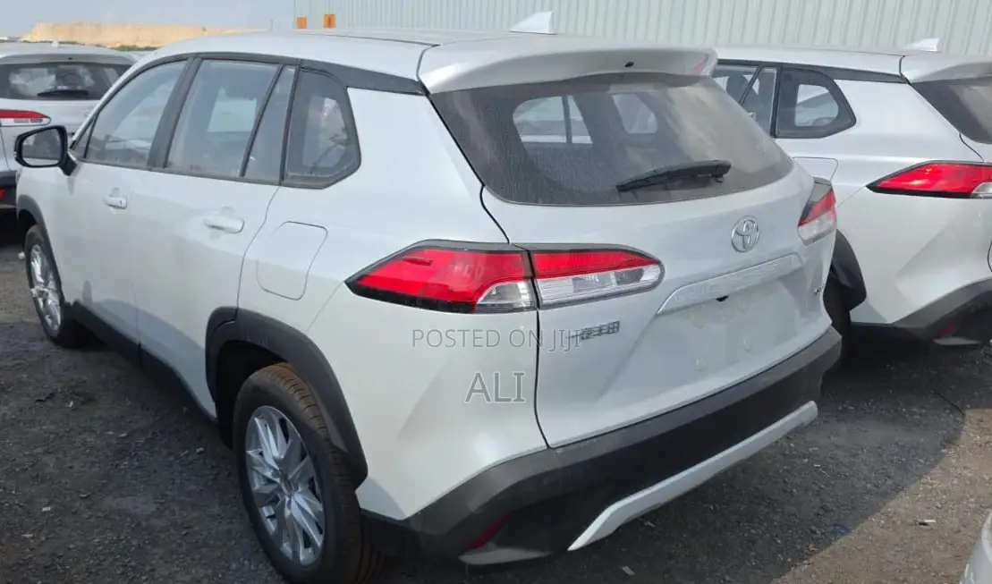 New Toyota Corolla Cross Hybrid 2025 Off white