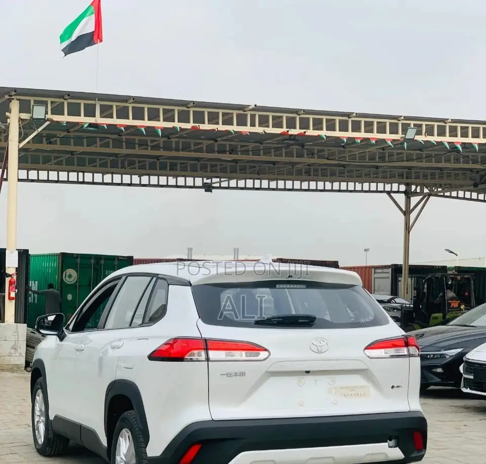 New Toyota Corolla Cross Hybrid 2025 Off white