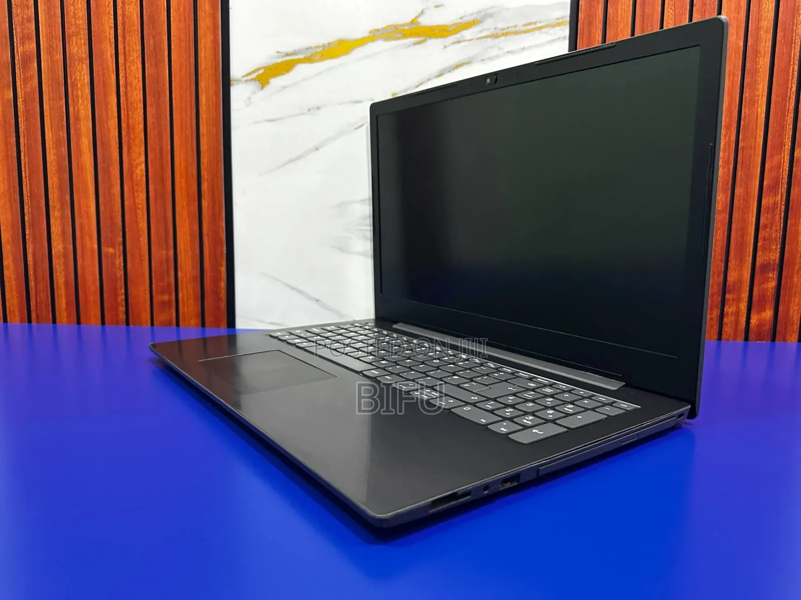 New Laptop Lenovo V330 8GB Intel Core i7 SSD 256GB