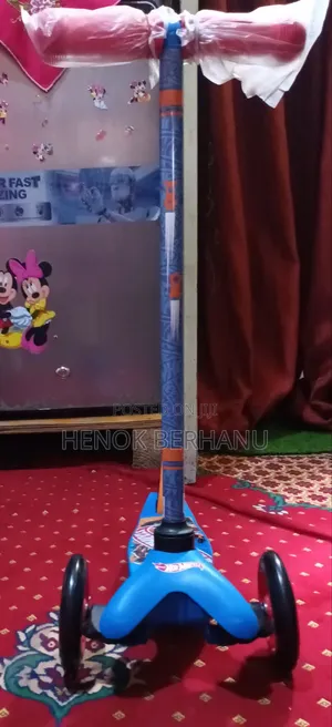New Kids 3 Wheel Scooter - Hot Wheels