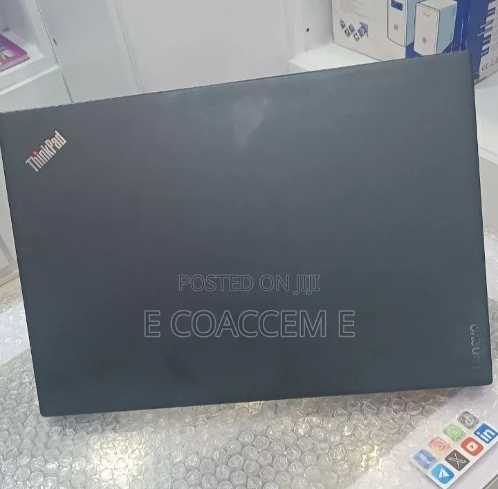 New Laptop Lenovo 8GB Intel Core i5 SSD 256GB