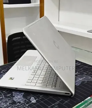 New Laptop HP Envy 15 12GB Intel Core i5 HDD 128GB