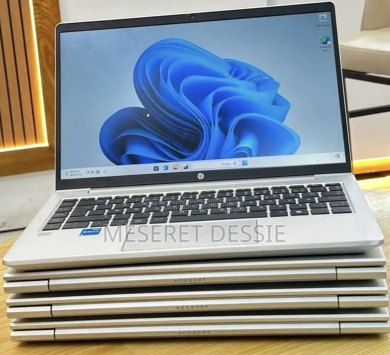 New Laptop HP ProBook 440 G10 8GB Intel Core i3 SSD 256GB