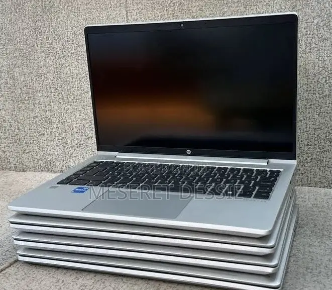 New Laptop HP ProBook 440 G10 8GB Intel Core i3 SSD 256GB
