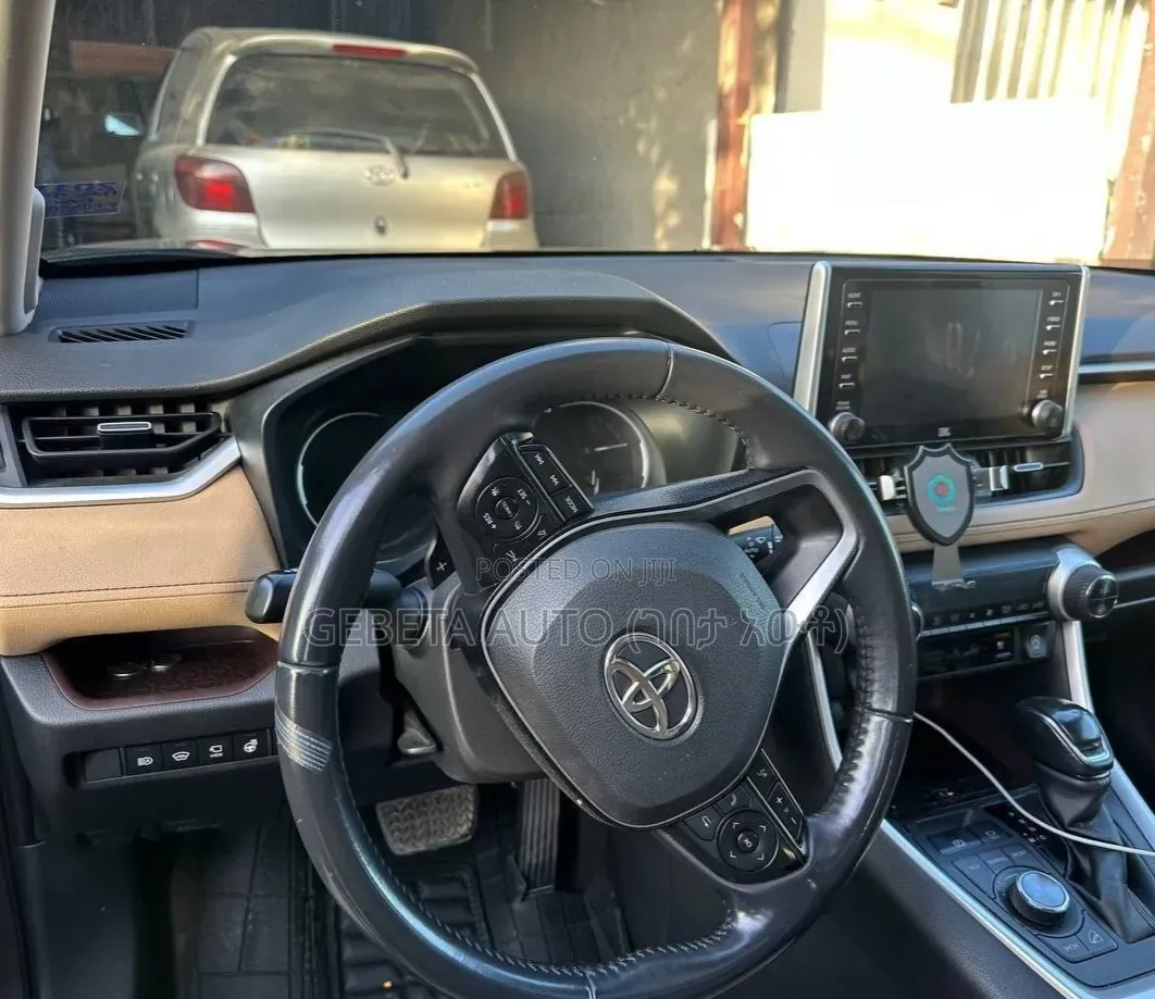 Toyota RAV4 2020 Gray
