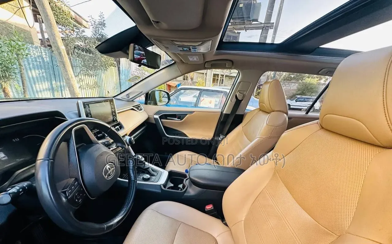 Toyota RAV4 2020 Gray