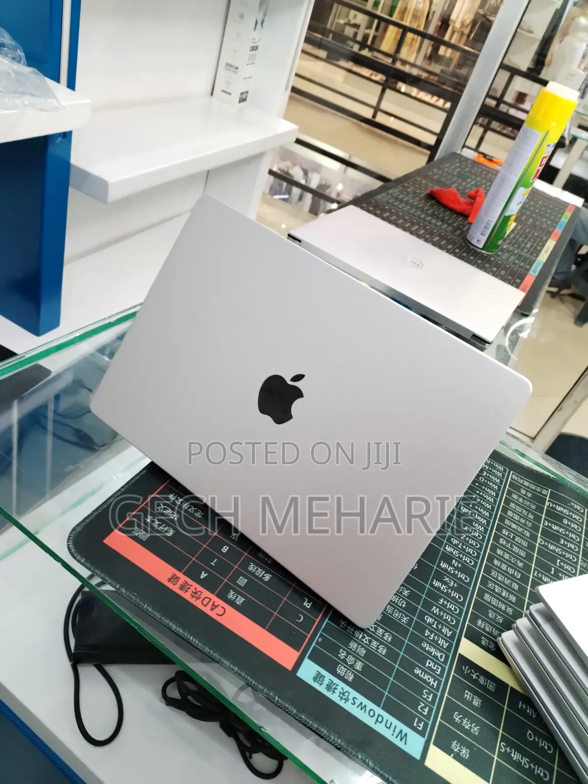 New Laptop Apple MacBook Pro 2025 M5 16GB Apple M5 Pro SSD 512GB