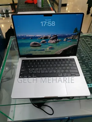 New Laptop Apple MacBook Pro 2025 M5 16GB Apple M5 Pro SSD 512GB