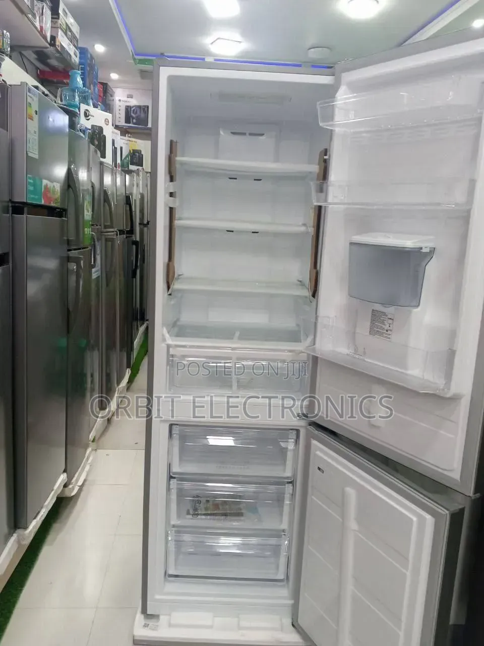 Midea 670L Refrigerator
