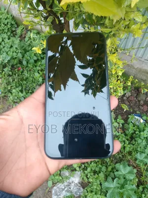 New Apple iPhone XR 64 GB Black