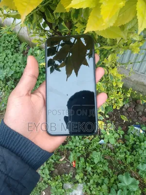 New Apple iPhone XR 64 GB Black