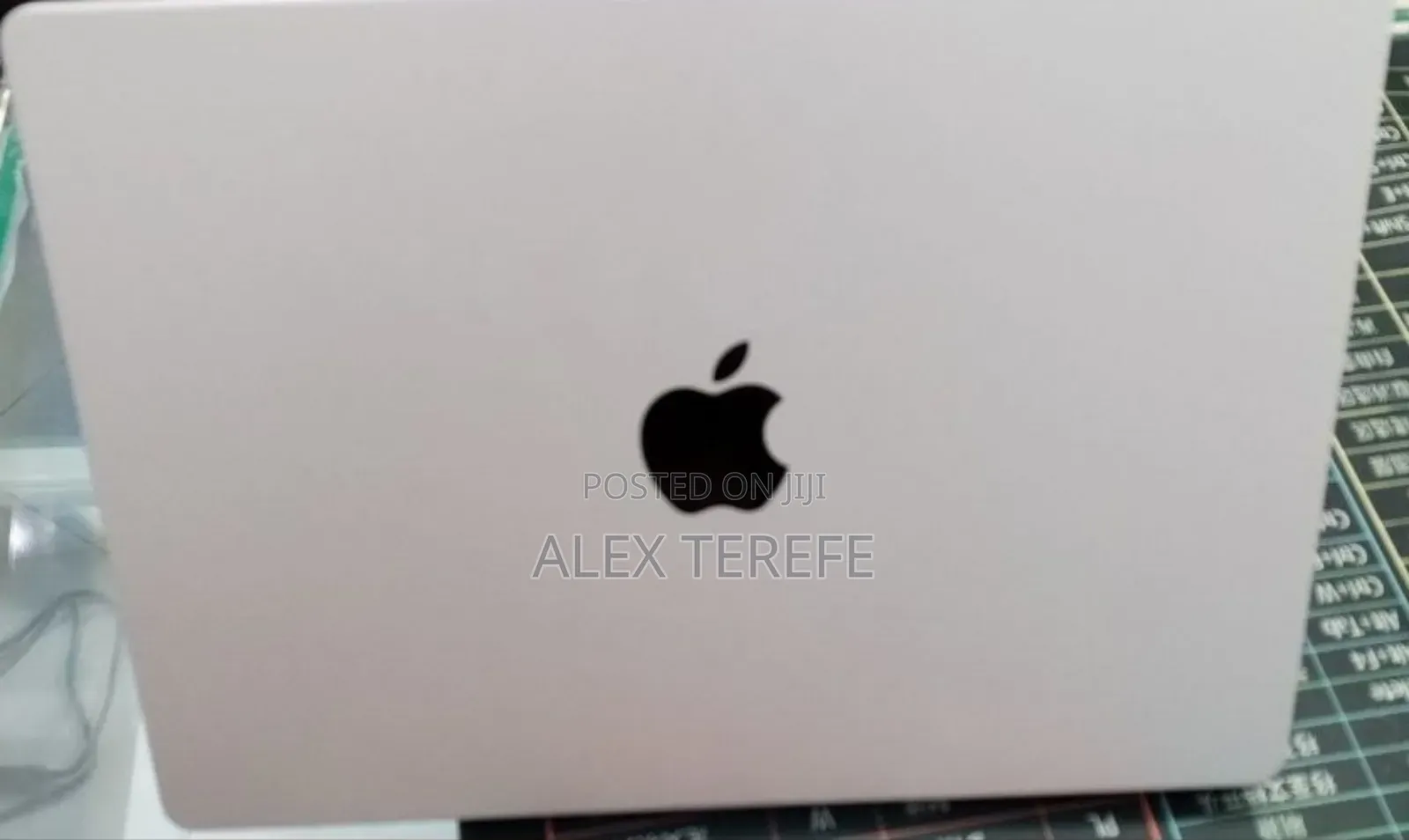 New Laptop Apple MacBook Pro 2025 M5 16GB Apple M5 SSD 512GB