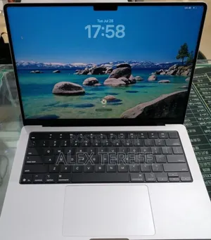 New Laptop Apple MacBook Pro 2025 M5 16GB Apple M5 SSD 512GB