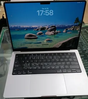 New Laptop Apple MacBook Pro 2025 M5 16GB Apple M5 SSD 512GB