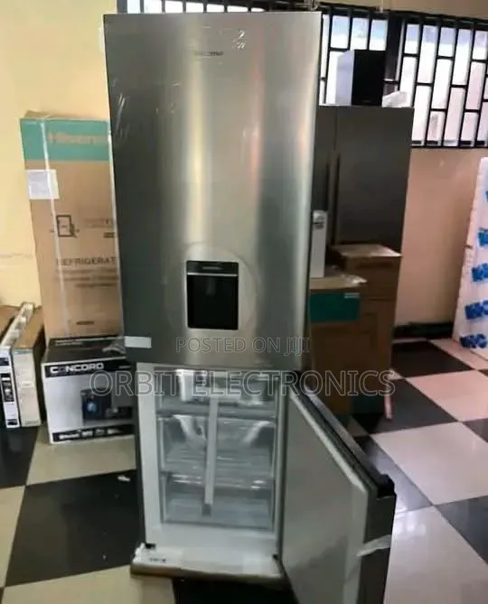 Hisense 640 L Refrigerator