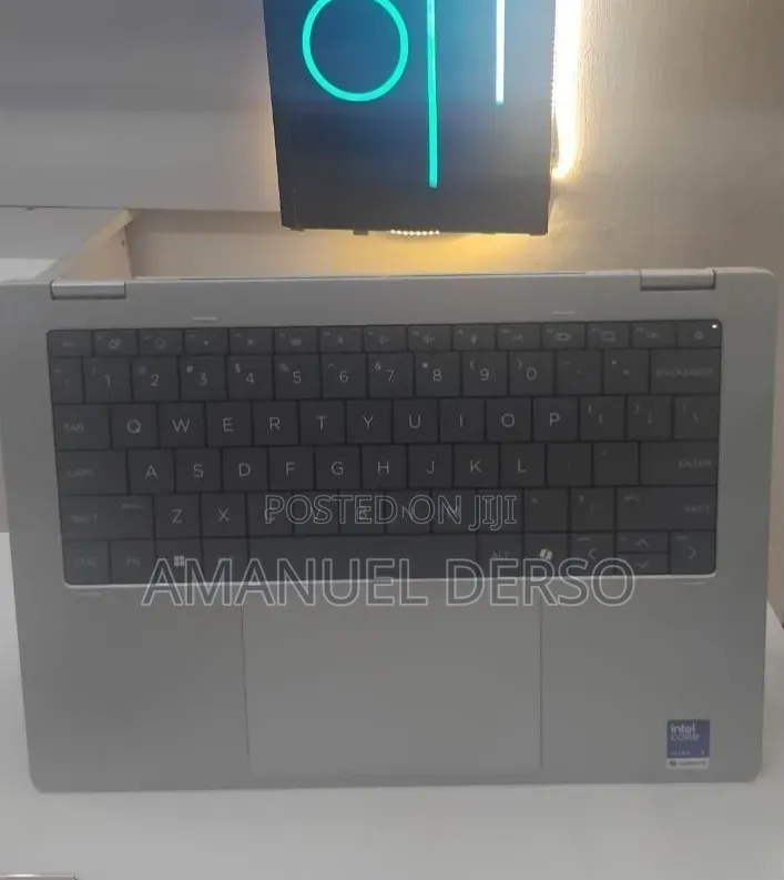 New Laptop HP OmniBook Ultra Flip 16" 8GB Intel Core Ultra 7 SSD 1T