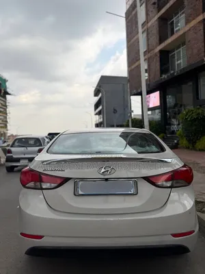 Hyundai Elantra 2013 White