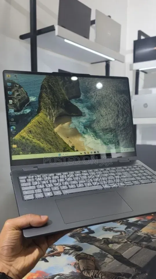 New Laptop Lenovo Yoga 7i 16GB Intel Core Ultra 5 SSD 512GB