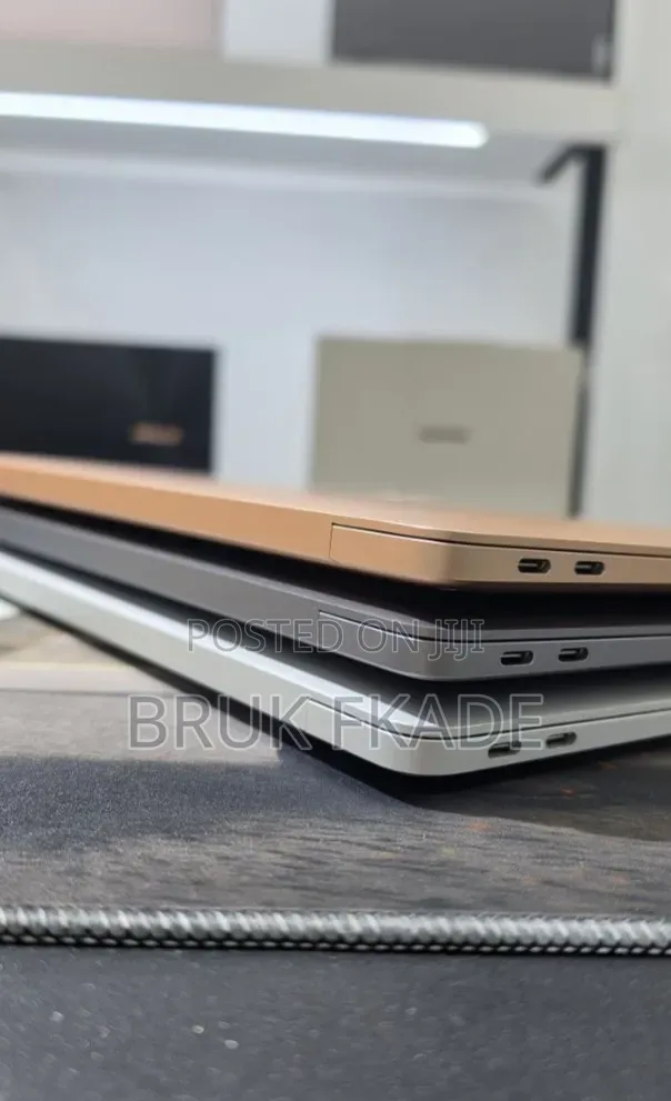 New Laptop Apple MacBook Air 2020 M1 8GB Apple M1 SSD 256GB