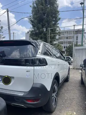 Peugeot 5008 2022 White