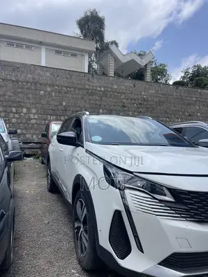 Peugeot 5008 2022 White