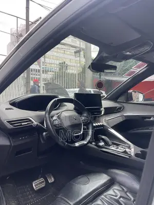 Peugeot 5008 2022 White