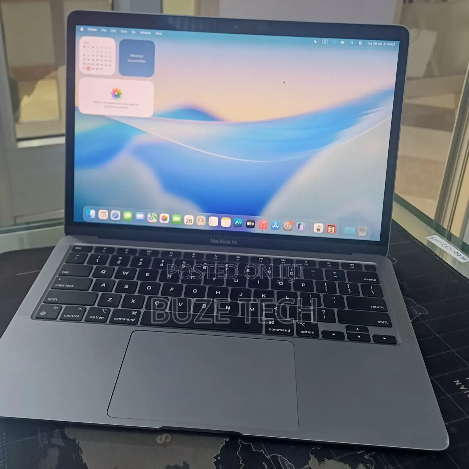 New Laptop Apple MacBook Air 2020 M1 8GB Apple M1 SSD 256GB