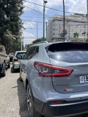 Nissan Qashqai 2016 Gray