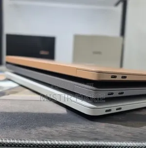 New Laptop Apple MacBook 8GB Apple M1 SSD 256GB