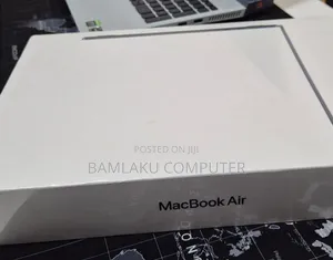 New Laptop Apple MacBook Air 2022 M2 8GB Apple M2 SSD 256GB