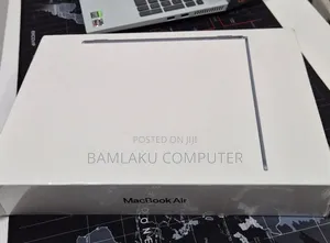 New Laptop Apple MacBook Air 2022 M2 8GB Apple M2 SSD 256GB