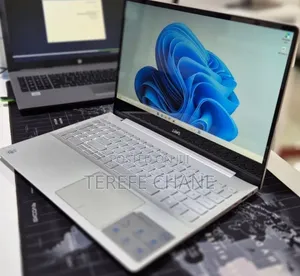 New Laptop Dell Inspiron 15 8GB Intel Core i5 SSD 256GB