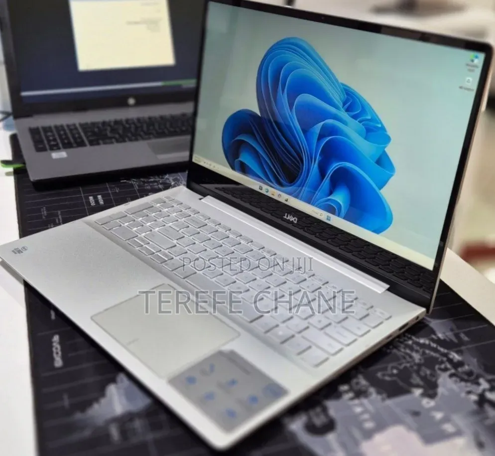 New Laptop Dell Inspiron 15 8GB Intel Core i5 SSD 256GB