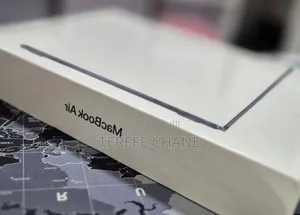 New Laptop Apple MacBook Air 2022 M2 8GB Apple M2 SSD 256GB