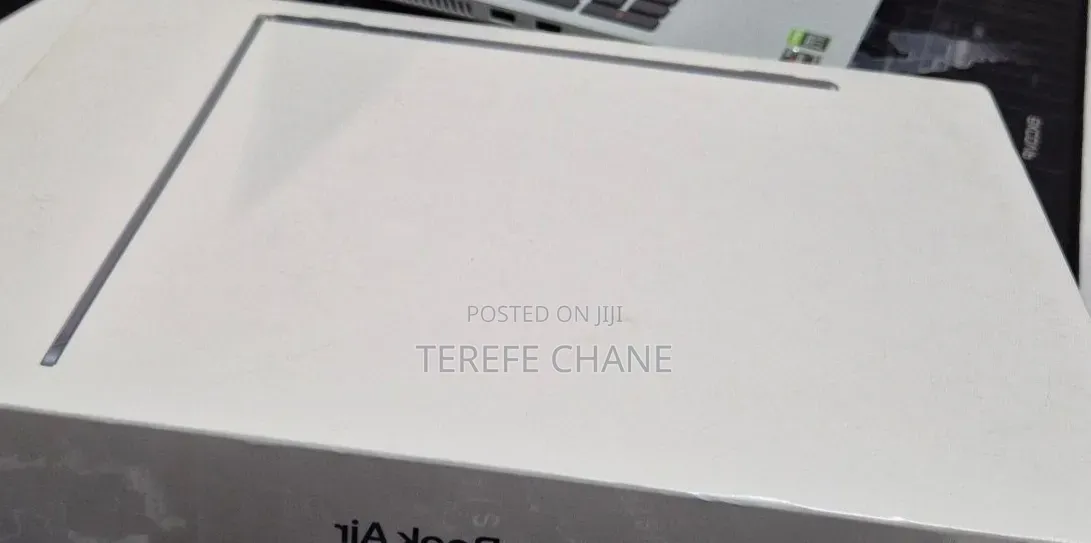 New Laptop Apple MacBook Air 2022 M2 8GB Apple M2 SSD 256GB