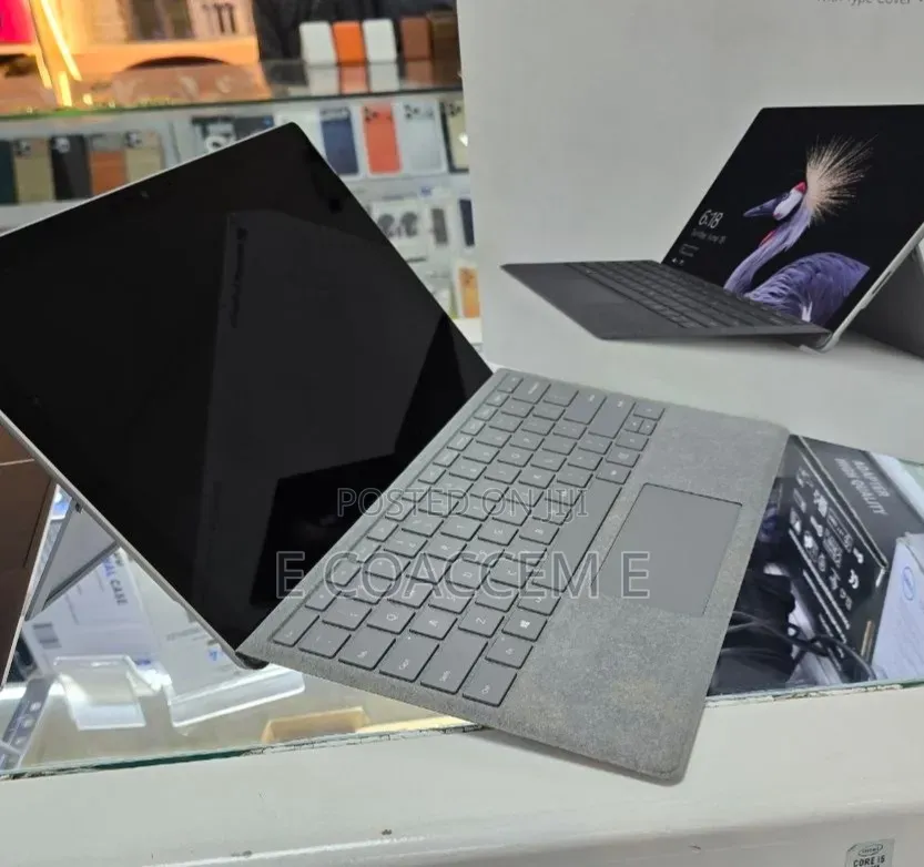 New Laptop Microsoft Surface 8GB Intel Core i5 SSD 128GB