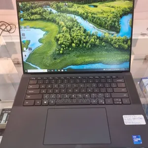New Laptop Dell Precision 5560 16GB Intel Core i7 SSD 512GB