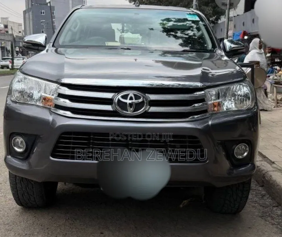 Toyota Hilux 2018 Gray