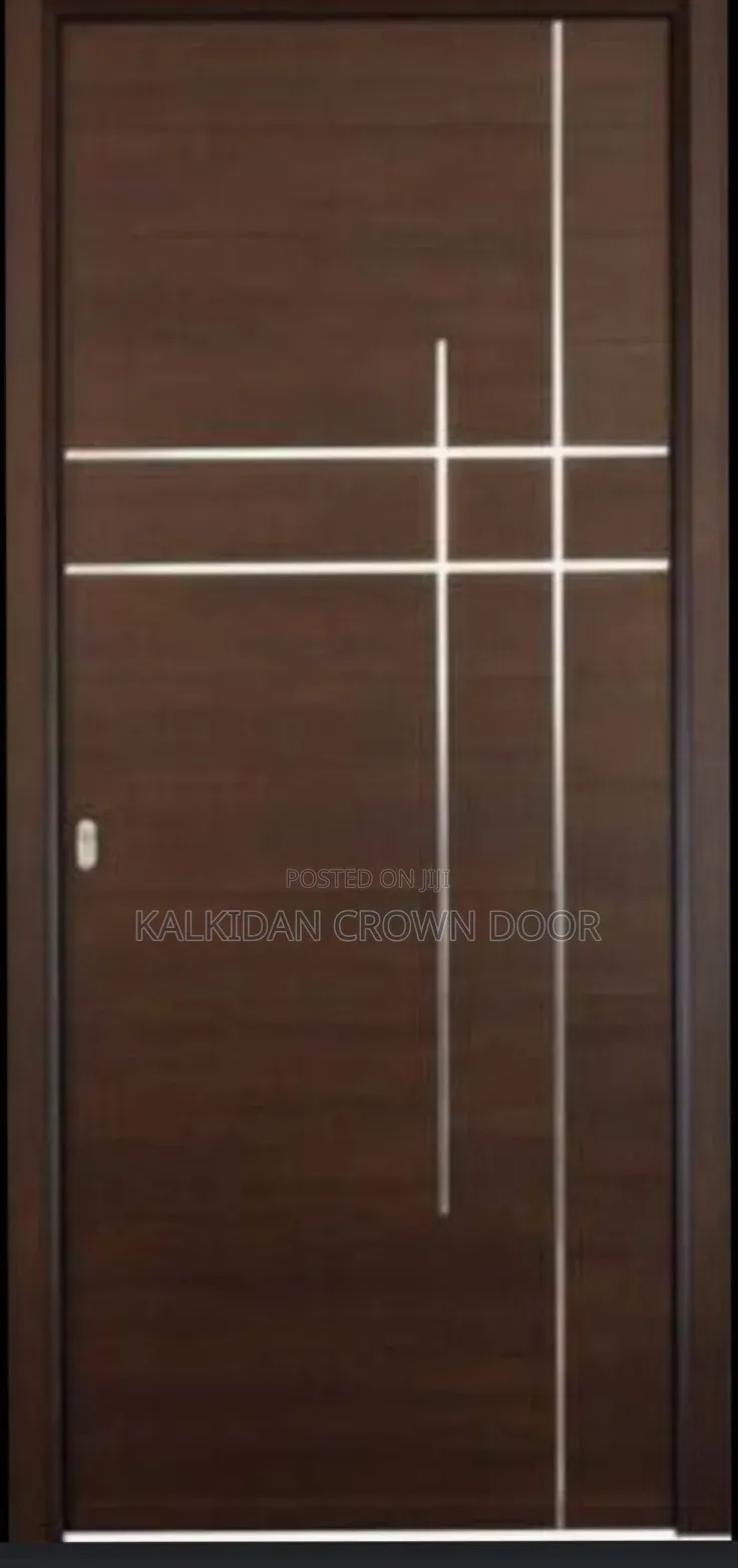 Crown With Luxury Look