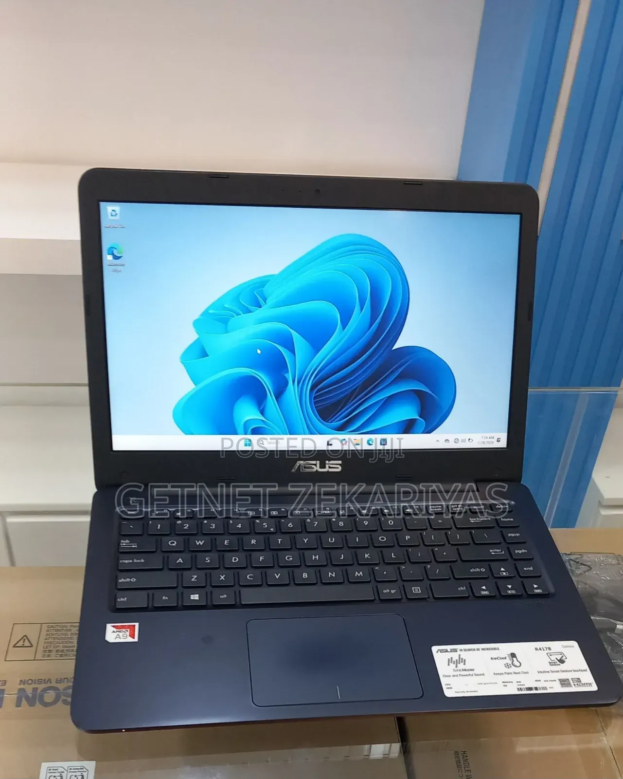 New Laptop Asus 8GB AMD SSD 256GB