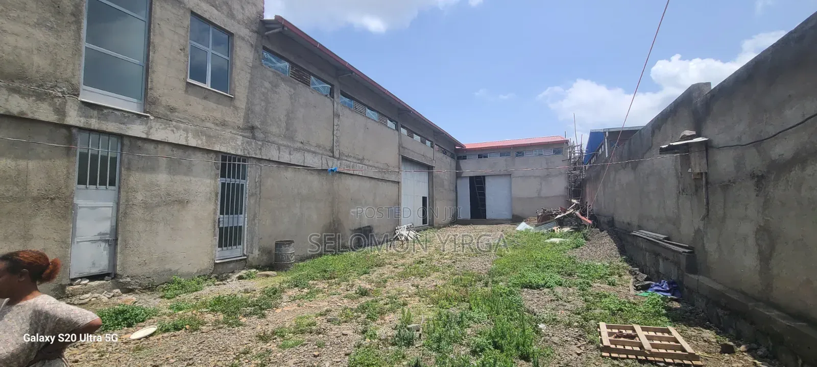 Warehouse for Rent, Large