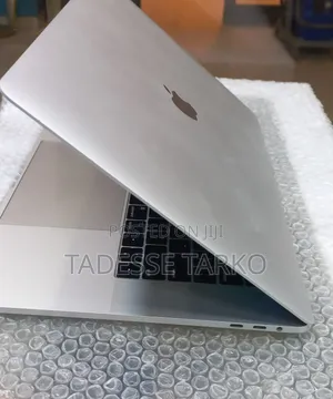 New Laptop Apple MacBook Pro 2018 16GB Intel Core i7 SSD 256GB