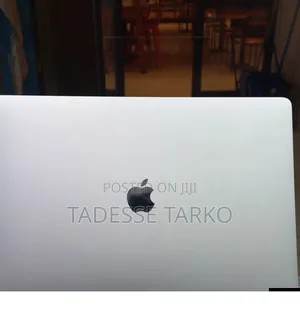 New Laptop Apple MacBook Pro 2018 16GB Intel Core i7 SSD 256GB