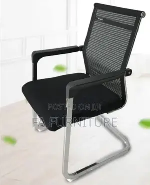 U Lege Meash Gust Chair