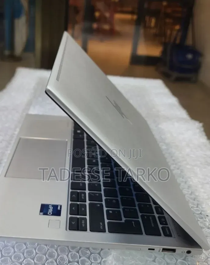 New Laptop HP EliteBook 830 G9 16GB Intel Core i5 SSD 512GB