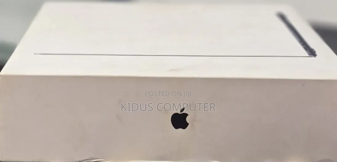 New Laptop Apple MacBook Air 2025 M4 16GB Apple M1 SSD 256GB