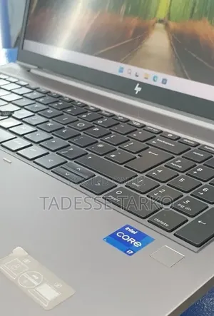New Laptop HP ZBook Firefly G8 16GB Intel Core i7 SSD 512GB