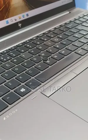 New Laptop HP ZBook Firefly G8 16GB Intel Core i7 SSD 512GB